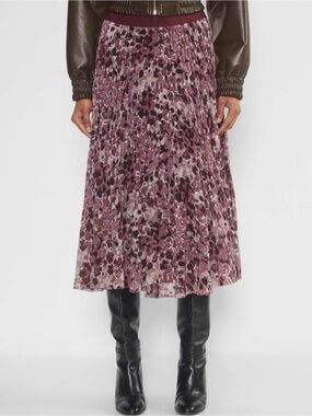 NWT Aritzia Wilfred Twirl Skirt (2XS)